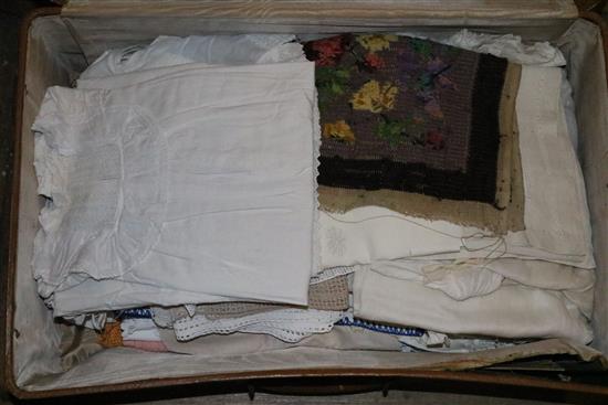 Suitcase of mixed linens etc.